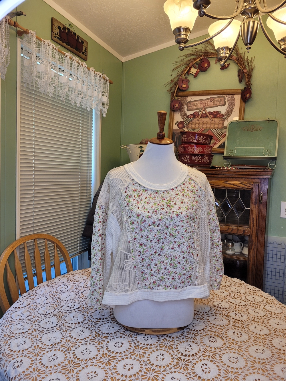POL Floral Lace-Panel Women’s Top in White NWOT